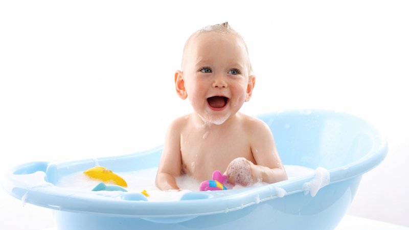 Comment choisir une baignoire pour bébé ?